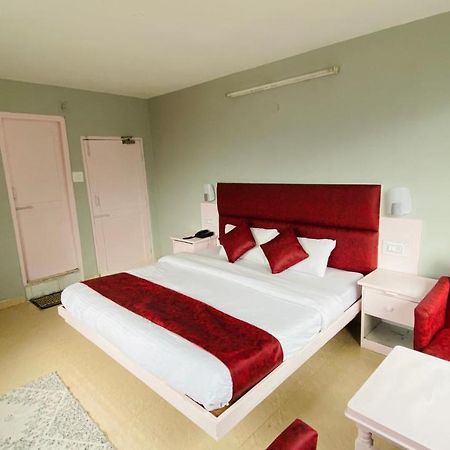 Hotel Meadows View, Near Mall Road Manali מראה חיצוני תמונה